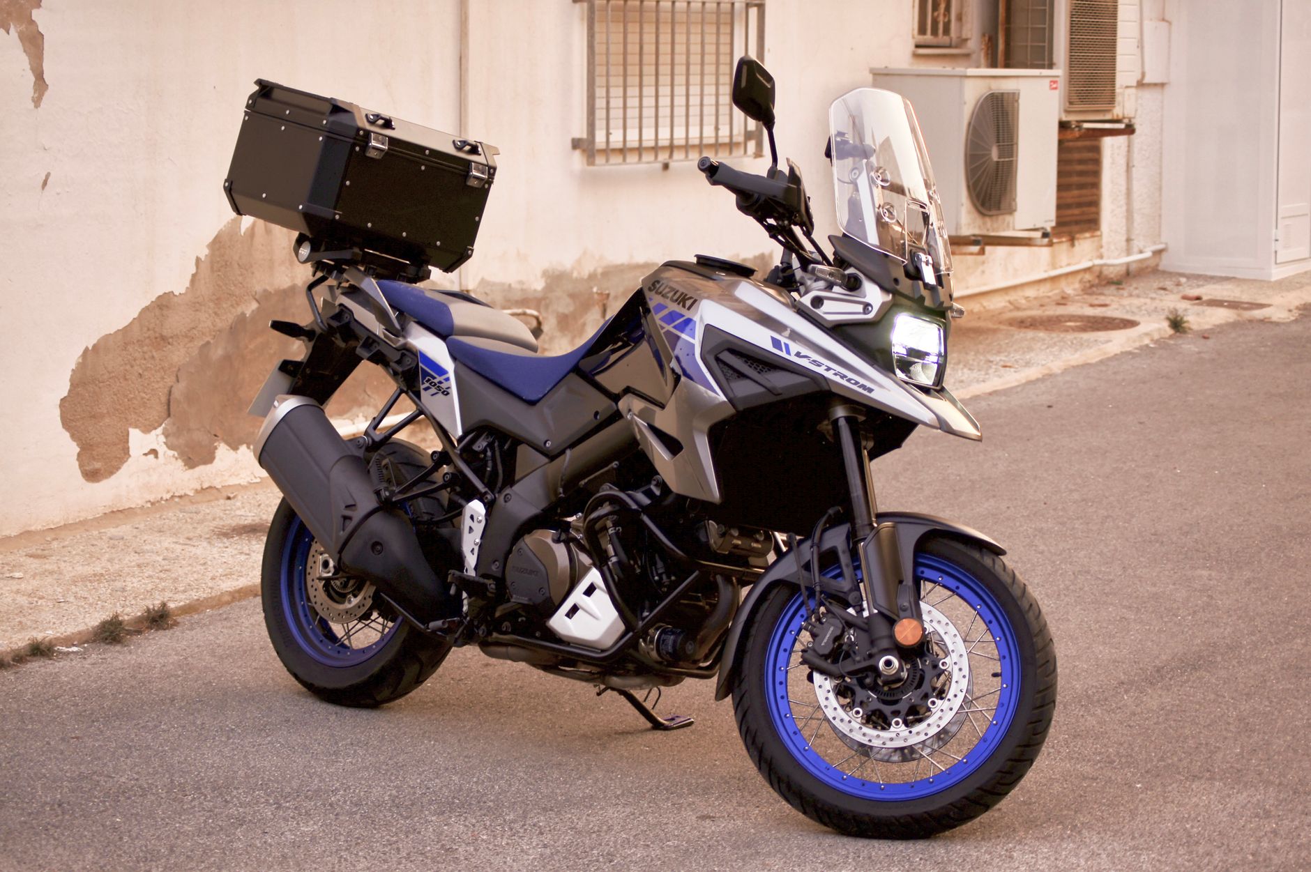 Suzuki V-Strom SX: Best New Matte Grey Colour Launch